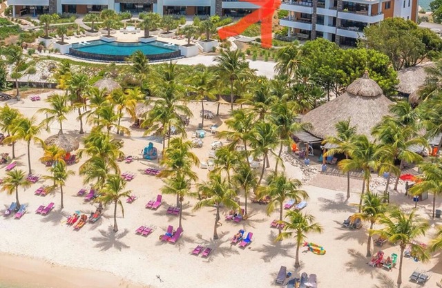 The Shore Luxury Ocean/Beachfront Apt Blue Bay Golf and Beach Resortn3rd Floor