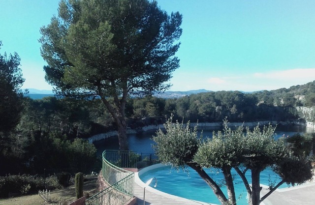 THE SHORES OF THE LAKE DRAMONT SAINT RAPHAEL T3 7 people