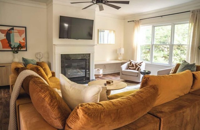 The Southern Peach Mansion - Entire Home in the Heart of Atlanta, GA