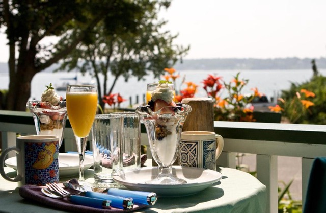 The Stirling House Waterfront Inn Greenport