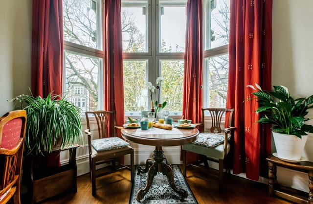 The Suite, 82 Cathedral, Private Parking