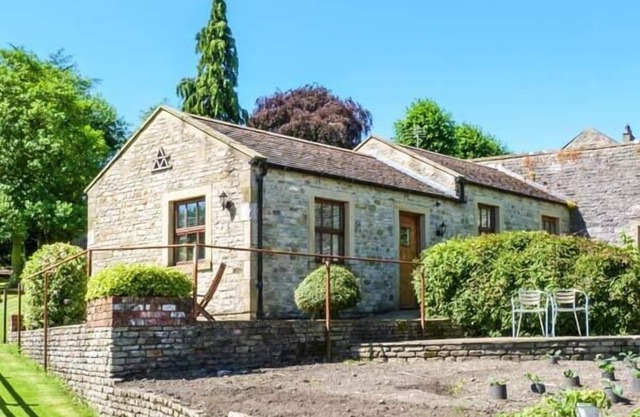THE SUMMER PALACE, romantic, character holiday cottage in Middleham