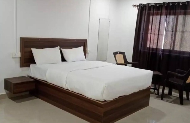 The Sunshine AC Double Bed 3nn