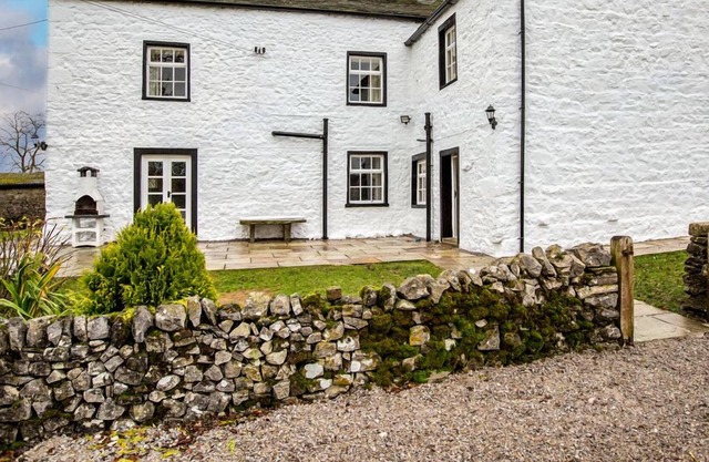 THE THACK, pet friendly, character holiday cottage in Gargrave