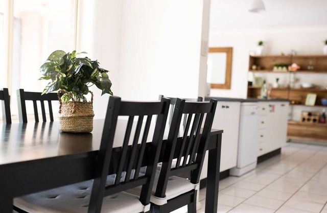 The Valerie Gardens | Homely & Cosy, Sleeps 11