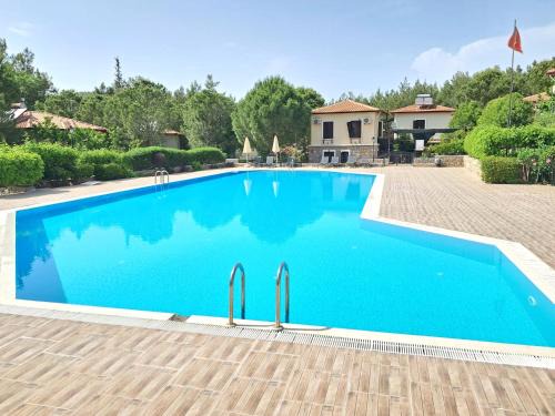 The Villages ,C2 Suite Apart , Havuz, Balkon, Peyzaj