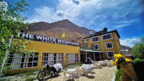 The White Mountain Stays