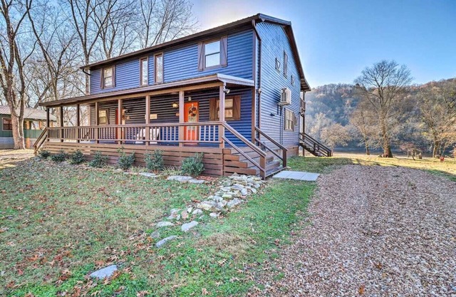 The Willow Breeze Cabin - Side A