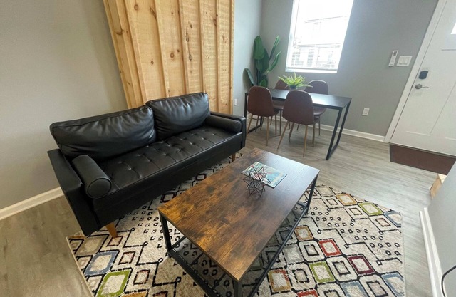 The Yale Townhouse- 2 BR