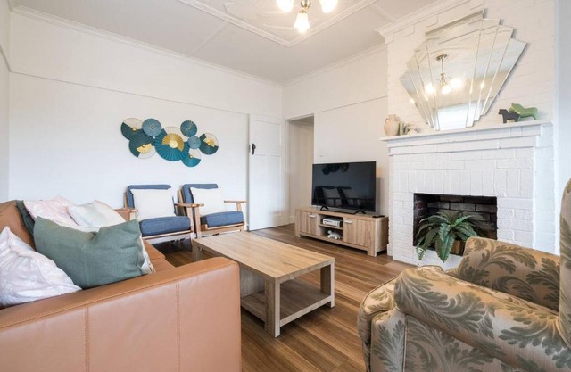 'The Zophey House' A Charming Coastal Cottage