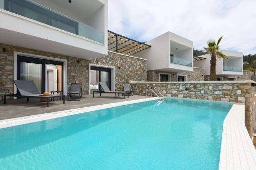 Thea Luxury Living