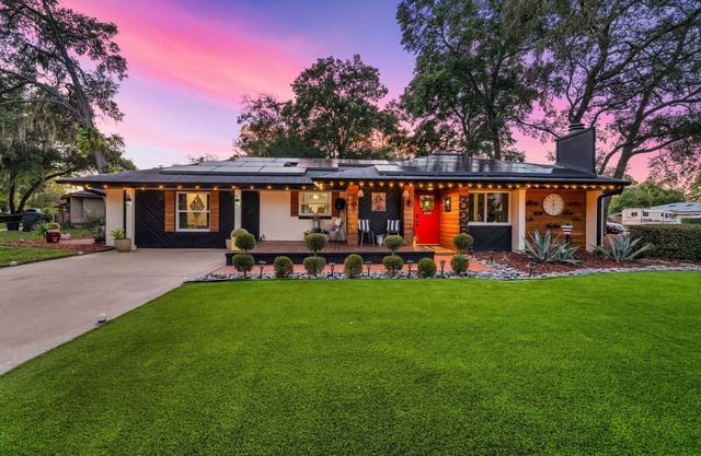 Themed 6BR Home! Prime Location! Very Spacious! Close to Disney and Universal!