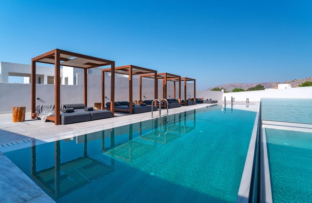 Theretra Pefki Seaside