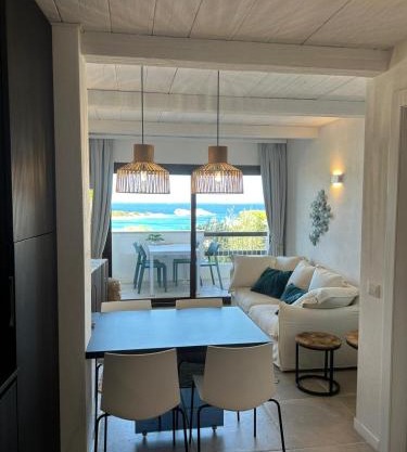 TheView108, Rena Bianca