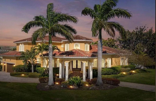 This 3698 square feet Single Family home has 4 bedrooms and 4 bathrooms