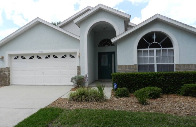 This charming country pool home is so cozy and homey! Perfect location for maximum fun! (MAG16153)