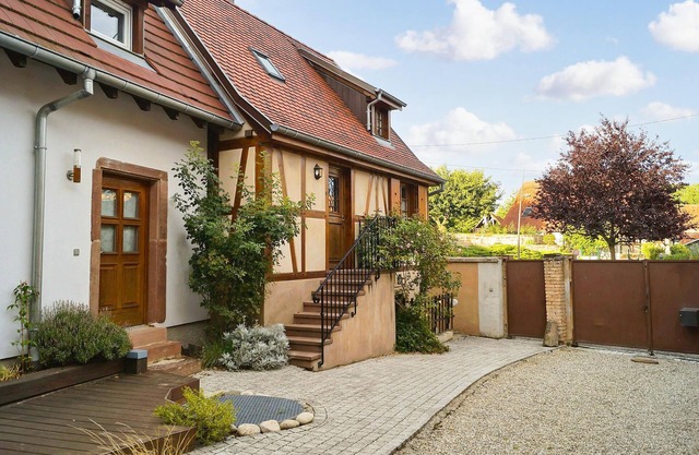 This charming vacation home, completely renovated in 2015, is modern, bright and well equipped.