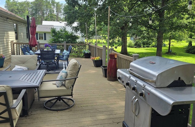 This house is a 6 bedroom(s), 4 bathrooms, located in McLeansville, NC.