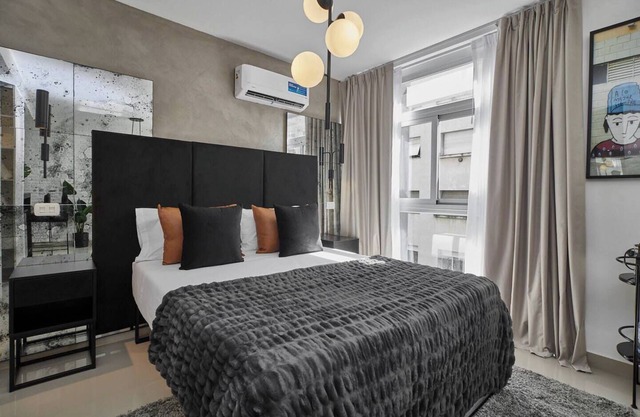 This studio is a 0 bedroom(s), 1 bathrooms, located in Centro, Buenos Aires.