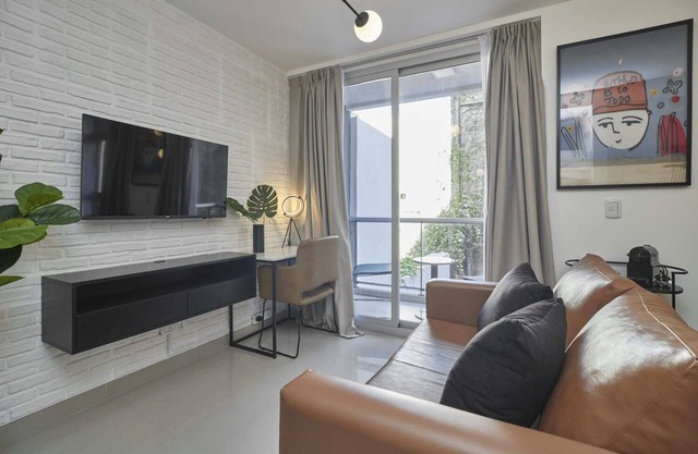 This studio is a 0 bedroom(s), 1 bathrooms, located in Centro, Buenos Aires.