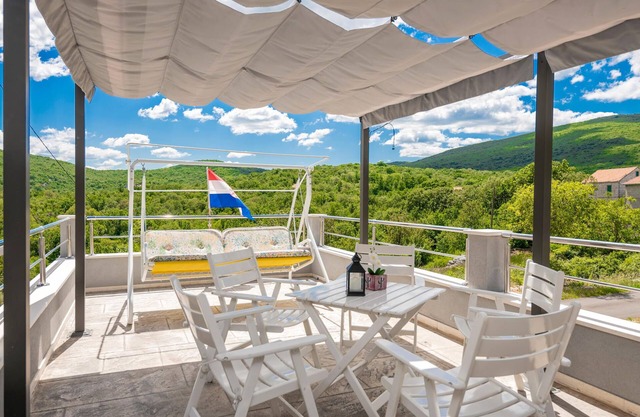 This vacation home with pool is located in the idyllic hinterland of Dalmatia.