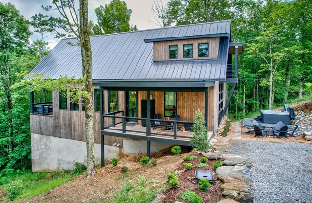 Three Bears Retreat at MontEagle: Hot tub, Outdoor Fireplace, Firepit, 3 Kings!