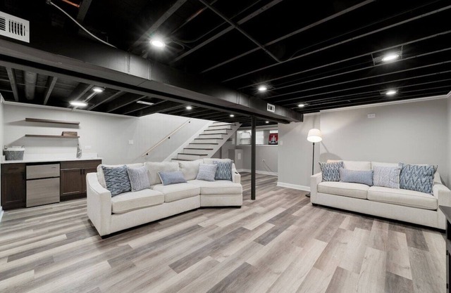 Three Bed Spacious Comfy Apt by Midway Airport