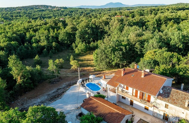 Three bedroom apartment with balcony Labin (A-23022-a)