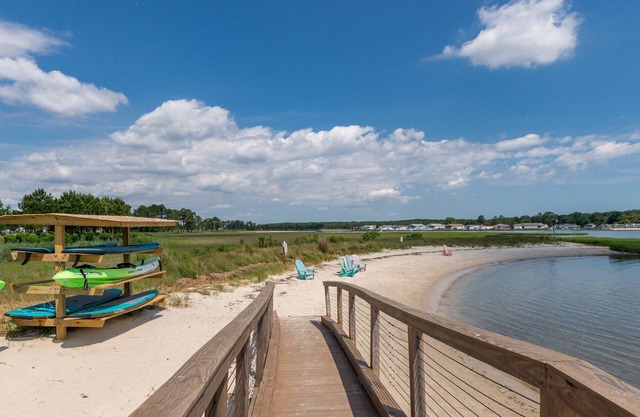 Three bedroom condo in The Peninsula! ~