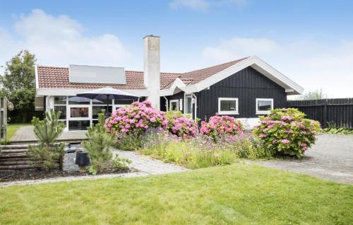 Three-Bedroom Holiday Home In Otterup