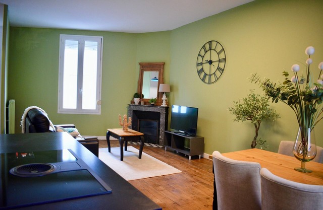 Three-bedroom shop in the center of Bergerac