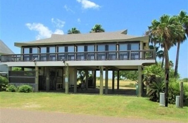Three Bedroom, Two Bath. Off Water Home. Short Distance to Public Pier.