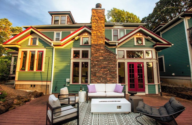 Three Porches Hood River, Beautiful Craftsman house in the heart of Hood River