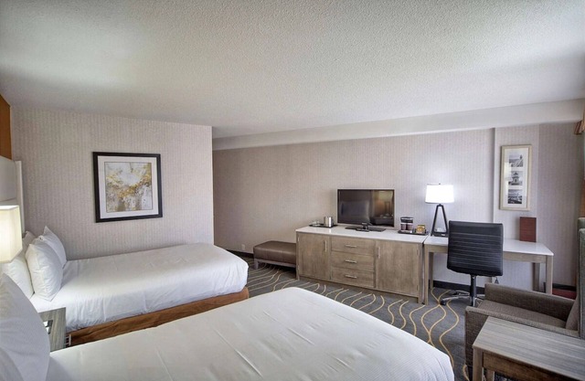 Three Units Close to Downtown Portland | Hotel w/Indoor Pool & Free Breakfast