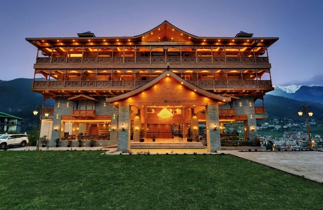 Tiaraa Hotels & Resorts - A Luxury Resort Manali