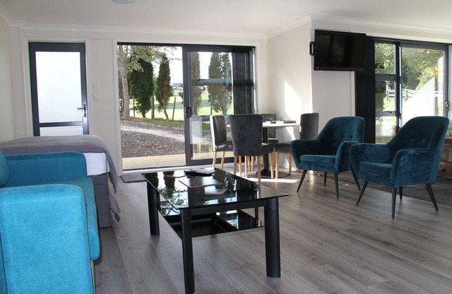 Tikitere Treasure - Peace, serenity and plenty of birdsong. nStudio unit.