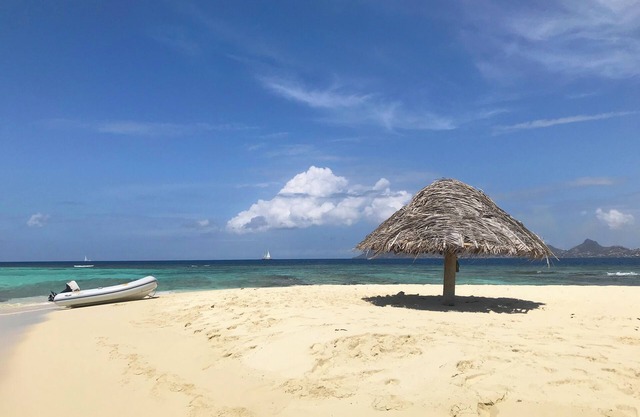 Timaiao, catamaran Lagoon 380, half board, crew & all expenses included.n