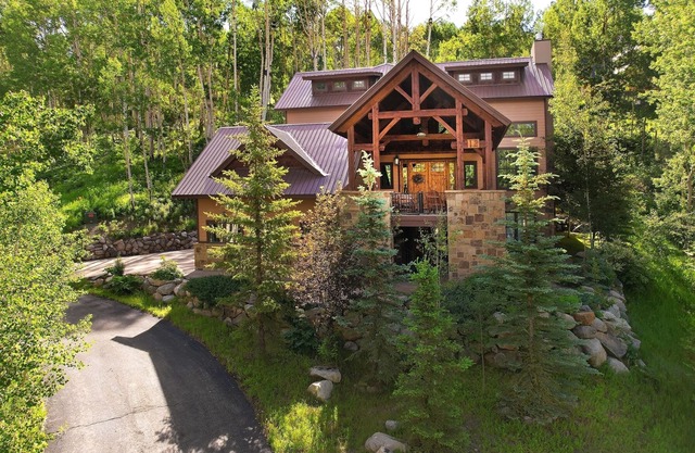 Timberhaven/5 Bed Grand Home Set Amongst the Aspens! Gourmet Kitchen & Library