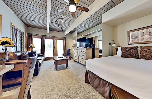 🌲Timberline 218 Studio Deluxe ~ Hot Tub~Pool~WiFi~Ski-in/out~Local Shuttle🌲