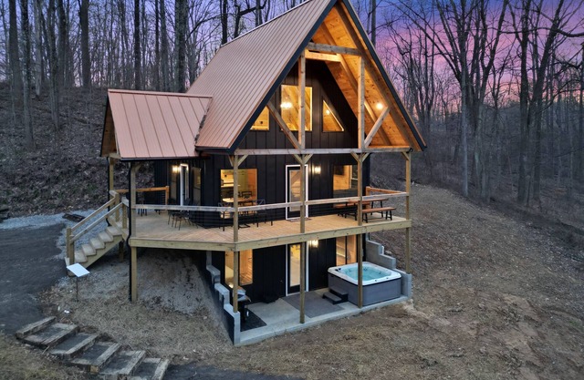 Timberline Retreat | Hocking Hills