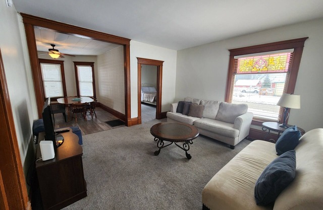 Timeless Elegance: Victorian 1890, Spacious 1st Floor Apartment.
