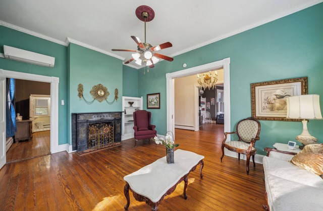 Timeless Elegance with Modern Luxury: Historic 6-BR Home plus attached 1-BR Apt