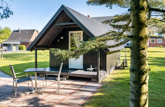 Tiny Home 'Vogelkoje' with Shared Terrace, Shared Garden and Wi-Fi