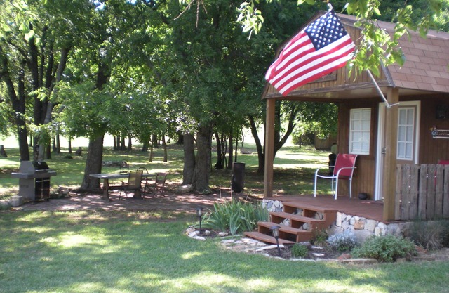 Tiny house with full-size amenities tucked away in the countryside
