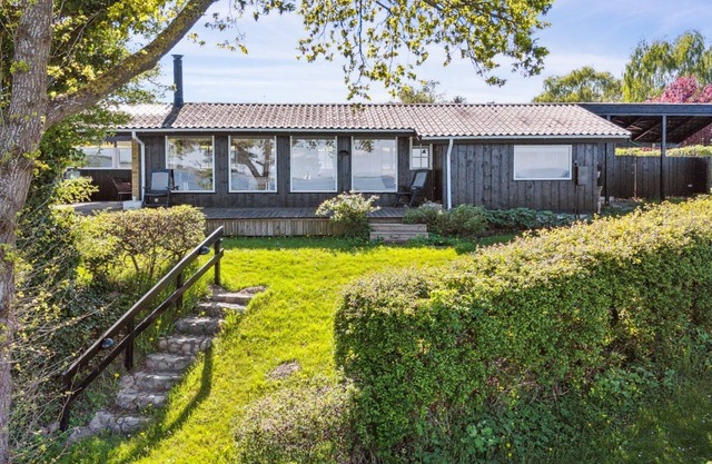 "Titta" - 10m to the fjord by Interhome