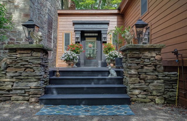 Toad Hall 1820s Historic Estate