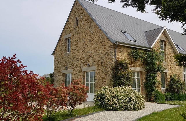 Tombelaine holiday home
