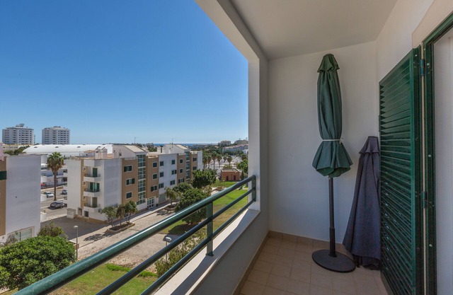 Top floor, 2 bed apartment- ALBUFEIRA