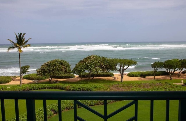 Top floor 2 bedroom Oceanfront Unit!