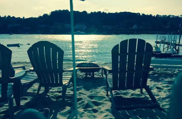 Top-Floor Condo w/Private Beach Incredible views